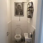 2x2x2 - Nový 2 Izbový Apartmán, 2-minúty Od Letiska, 2- Garáže Bratislava