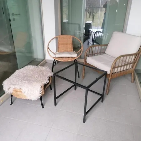 2x2x2 - Nový 2 Izbový Apartmán, 2-minúty Od Letiska, 2- Garáže Appartamento *