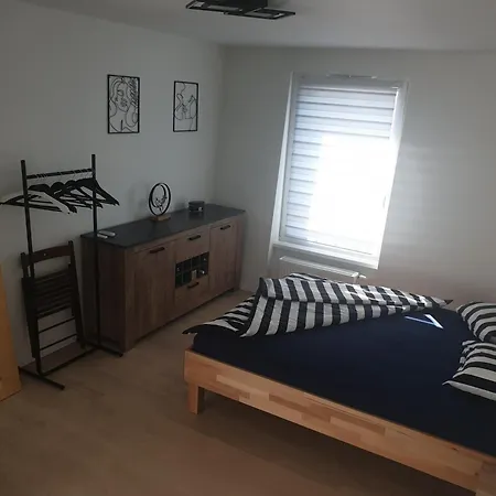 Appartamento 2x2x2 - Nový 2 Izbový Apartmán, 2-minúty Od Letiska, 2- Garáže